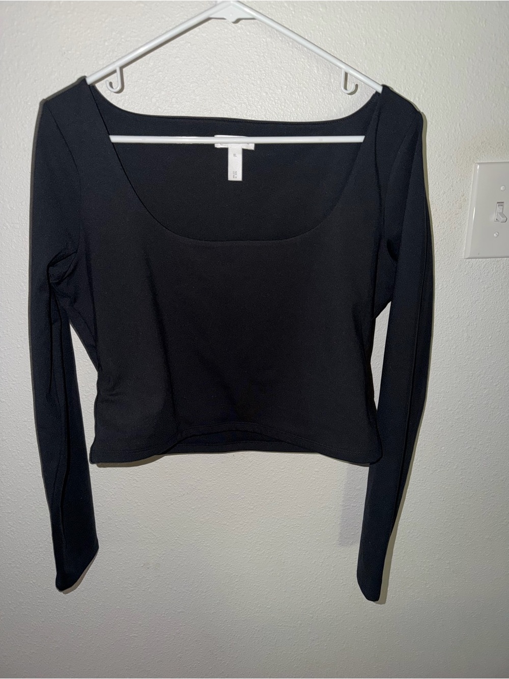Leith Long Sleeve Scoop Neck Crop Top